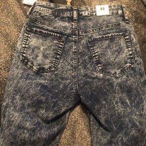 NWT ripped jeans